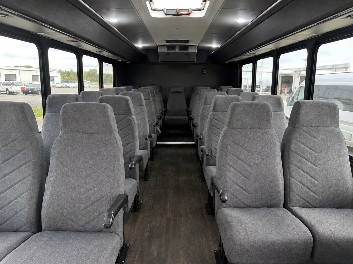 missouri city prom minibus rentals from quail valley to sienna